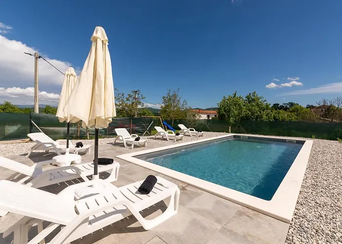 アパート Butoniga Nature ブゼト